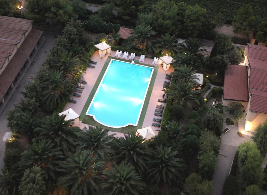 Hotel Tenuta San Francesco 바를레타 외부 사진