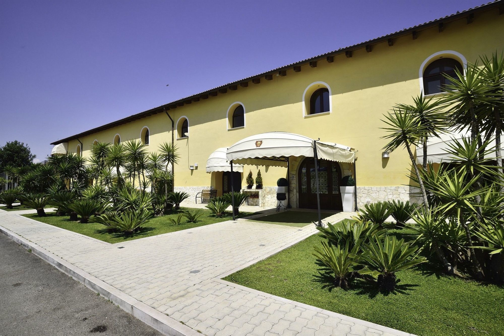 Hotel Tenuta San Francesco 바를레타 외부 사진